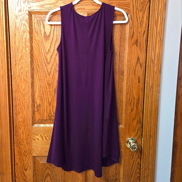 Sleeveless Dress with Pockets 💲BUNDLE AND SAVE BIG💲 - Picture 2 of 2
